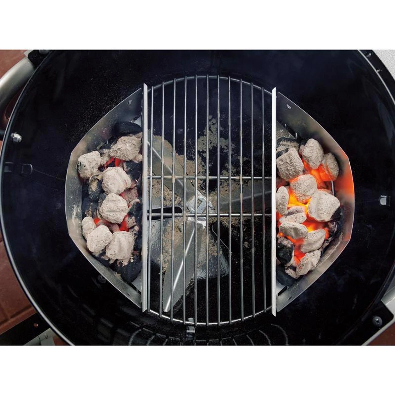 Weber 22 In. Master-Touch Charcoal Grill 5 Weber 22 In. Master-Touch Charcoal Grill - Image 5