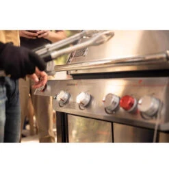 Weber Genesis S-435 -Napoleon Kitchen Store 8037996 A V8.eps High 26271.1648393192