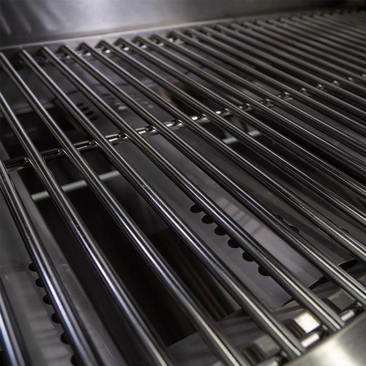 TYTUS 4 Burner Liquid Propane Grill 3 TYTUS 4 Burner Liquid Propane Grill - Image 3