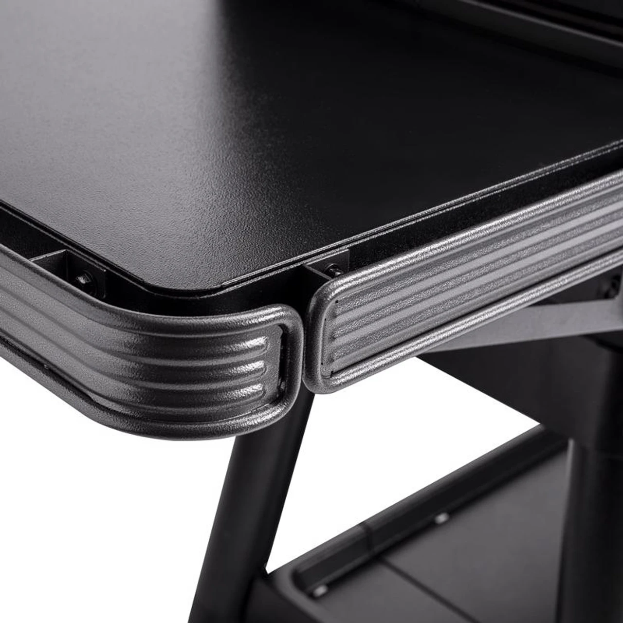 Traeger Ironwood XL Wood Pellet Bluetooth And WiFi Grill And Smoker 3 Traeger Ironwood XL Wood Pellet Bluetooth And WiFi Grill And Smoker - Image 3