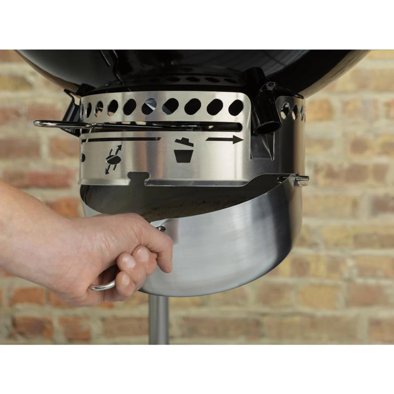 Weber 22 In. Performer Charcoal Grill 4 Weber 22 In. Performer Charcoal Grill - Image 4